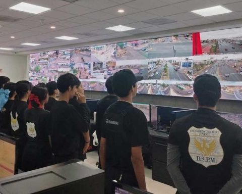 Elementos del Escuadrón Policial Juvenil.